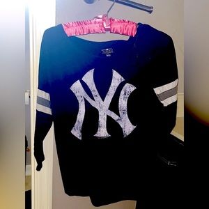 genuine ⭐️ merchandise by campus lifestyle 100 % cotton made in Guatemala 🇬🇹 s